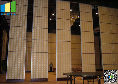 Ξύλινος τοίχος χωρισμάτων έκθεσης υφάσματος, που διπλώνει τους λειτουργικούς τοίχους χωρισμάτων