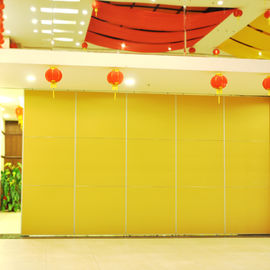 Κίτρινοι κινητοί τοίχοι χωρισμάτων, αίθουσα συνδιαλέξεων ξενοδοχείων που γλιστρούν διπλώνοντας τις πόρτες χωρισμάτων