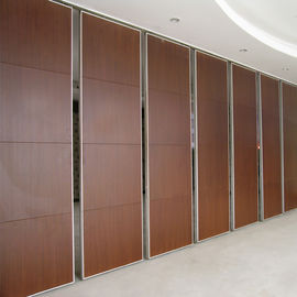 Εσωτερικός εμπορικός τοίχος χωρισμάτων αλουμινίου πορτών επίπλων Soundproof για την αίθουσα συνεδριάσεων
