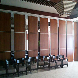 Εσωτερικός εμπορικός τοίχος χωρισμάτων αλουμινίου πορτών επίπλων Soundproof για την αίθουσα συνεδριάσεων