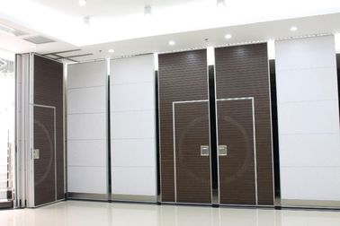 Εμπορικά έπιπλα που διπλώνουν τους τοίχους χωρισμάτων για την αίθουσα συνεδριάσεων 6 ύψος μ