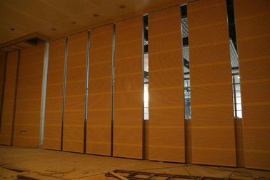 Αλεξίπυρο πλαίσιο αργιλίου που διπλώνει τους τοίχους χωρισμάτων για τη αίθουσα συνδιαλέξεων