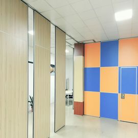 Soundproof ξύλινοι διπλώνοντας κινητοί τοίχοι χωρισμάτων για το γραφείο/τη αίθουσα συνδιαλέξεων