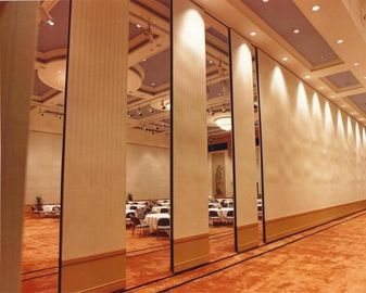 Soundproof κινητό πάτωμα τοίχων χωρισμάτων ξενοδοχείων γλιστρώντας στο ανώτατο όριο 1200mm πλάτος