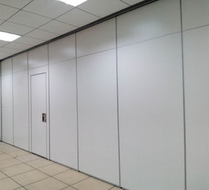 Άσπρος ξύλινος ακουστικός τοίχος χωρισμάτων για τη αίθουσα συνδιαλέξεων/τους υγιείς διαιρέτες τοίχων απόδειξης κινητούς