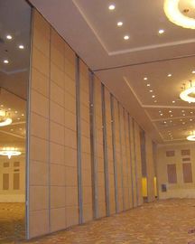 Πολυ τοίχος χωρισμάτων γραφείων επιφάνειας υφάσματος χρώματος με τη συρόμενη πόρτα αλουμινίου