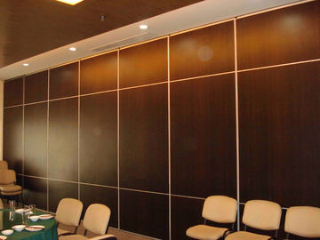 Soundproof υλικός ξύλινος πτυσσόμενος τοίχος χωρισμάτων/γλιστρώντας διαιρέτες δωματίων πλαισίων αλουμινίου
