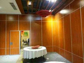 Πτυσσόμενος λειτουργικός ακουστικός τοίχος χωρισμάτων για την υγιή μόνωση αιθουσών συνεδριάσεων