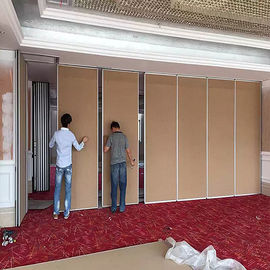 Λειτουργική υγιής απόδειξη ξενοδοχείων που γλιστρά διπλώνοντας τους κινητούς τοίχους χωρισμάτων 6 μέτρα ύψους