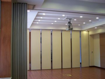 Ξύλινες διπλώνοντας πόρτες χωρισμάτων ακουστικών γραφείων χρώματος συνήθειας τοίχων χωρισμάτων/συρόμενων πορτών