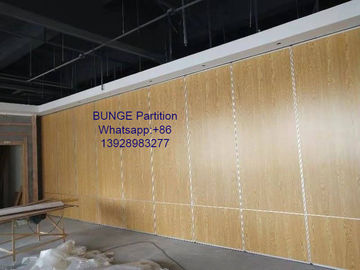 Τελειωμένος μελαμίνη MDF πίνακας που διπλώνει το πλάτος τοίχων χωρισμάτων 500mm - 1230mm