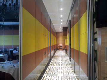 Ξύλινα γλιστρώντας κινητά χωρίσματα τοίχων συνήθειας για τα εμπορικά έπιπλα ξενοδοχείων