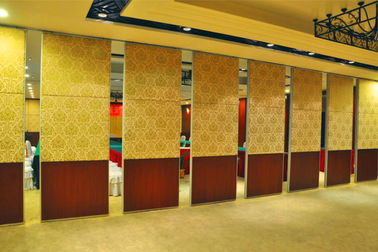 Μελαμινών ακουστικά διπλώνοντας χωρίσματα συρόμενων πορτών επιφάνειας τοίχος στον τοίχο για την αίθουσα συμποσίου