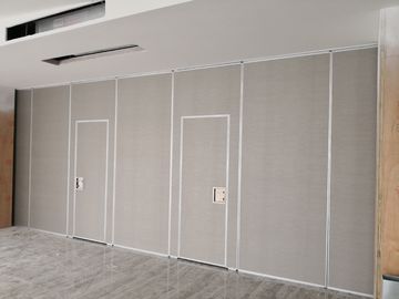 Εσωτερικοί τοίχοι χωρισμάτων ξενοδοχείων συρόμενων πορτών Soundproof που διπλώνουν τα λειτουργικά χωρίσματα για την αίθουσα συμποσίου με τα διάφορα χρώματα