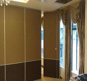 Δίπλωμα των Soundproof τοίχων χωρισμάτων γραφείων αίθουσας συνδιαλέξεων με το εύκαμπτο κρεμώντας σύστημα