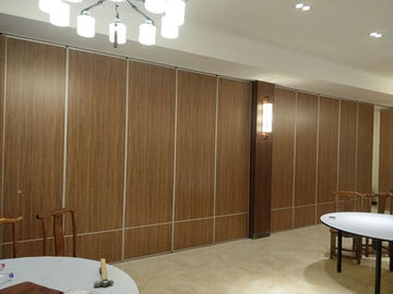 Υγιείς απόδειξης υλικοί ξύλινοι τοίχοι χωρισμάτων γραφείων γλιστρώντας για τη αίθουσα συνδιαλέξεων