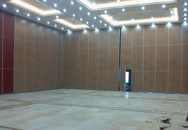 Προσαρμοσμένο μέγεθος τοίχων χωρισμάτων ολίσθησης γραφείων ή αίθουσας συνδιαλέξεων κραμάτων αλουμινίου