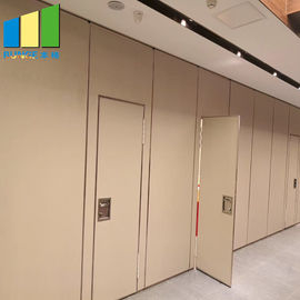 Ξύλο που διπλώνει τους κινητούς τοίχους χωρισμάτων πορτών για τη διακόσμηση ξενοδοχείων γραφείων