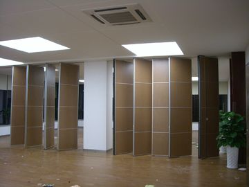Ακουστικό ξύλινο ξύλινο διπλώνοντας σύστημα τοίχων χωρισμάτων για την αίθουσα χορού ξενοδοχείων