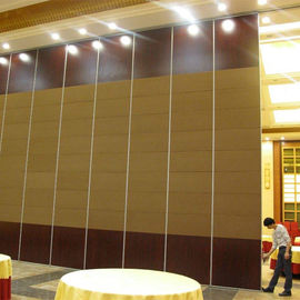 Εσωτερικό αργίλιο που γλιστρά διπλώνοντας τοίχους χωρισμάτων 65mm τους κινητούς για την αίθουσα συνεδριάσεων