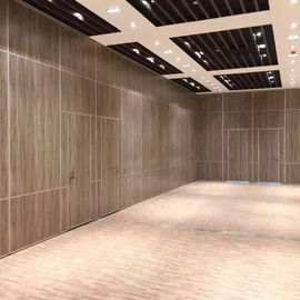 Soundproof διαιρέτης δωματίων που γλιστρά διπλώνοντας τον κινητό τοίχο χωρισμάτων για τη γυμναστική νοσοκομείων εστιατορίων