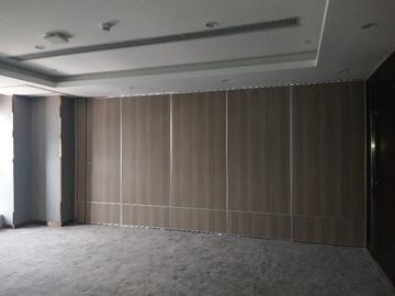 Λειτουργικοί υγιείς τοίχοι χωρισμάτων μόνωσης πτυσσόμενοι διπλώνοντας για την αίθουσα συνεδριάσεων της κατάρτισης