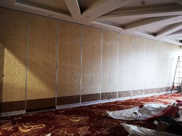 Υγιές πάτωμα χωρισμάτων τοίχων γραφείων μόνωσης στο ανώτατο κρεμώντας σύστημα