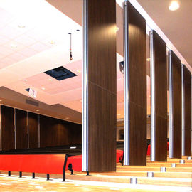 Πλαίσιο αλουμινίου που γλιστρά διπλώνοντας τους ξύλινους Soundproof κινητούς τοίχους χωρισμάτων αιθουσών συμποσίου για τα εστιατόρια