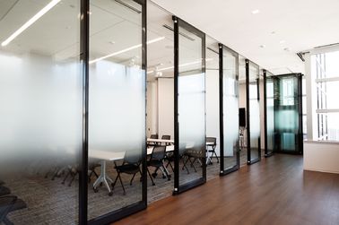 Κινητοί χωρισμάτων διαιρέτες δωματίων γυαλιού τοίχων εύκαμπτοι παγωμένοι για το γραφείο