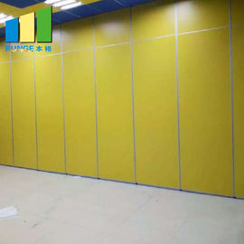 Sound-proofing πτυσσόμενος τοίχος αιθουσών συνδιαλέξεων που γλιστρά διπλώνοντας το χώρισμα με την πόρτα πρόσβασης