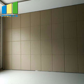 Εισελκόμενο πάτωμα κραμάτων αργιλίου στην αίθουσα συνεδριάσεων των ανώτατων γραφείων που διπλώνει τους τοίχους χωρισμάτων για το στούντιο