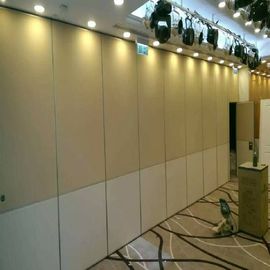 Οι τοίχοι ακουστικών επιτροπών επιτροπών κεντρικού αργιλίου συμβάσεων τοίχων χωρισμάτων αλουμινίου για την έκθεση στρέφονται