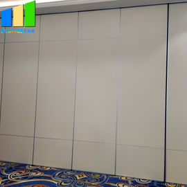 Αλουμίνιο που διπλώνει τους εισελκόμενους ακουστικούς διαιρέτες δωματίων πορτών που διπλώνουν το φορητό τοίχο χωρισμάτων για το ξενοδοχείο