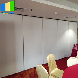 Mdf που διπλώνει τους κινητούς διαίρεσης πορτών VIP δωματίων τοίχους χωρισμάτων διαιρετών soundproof διπλώνοντας με τη διαδρομή για το ξενοδοχείο
