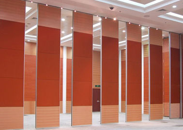 Κινητοί λειτουργικοί τοίχοι χωρισμάτων στο ύφασμα με τη μαλακή κάλυψη σφουγγαριών για το κέντρο Συνθηκών