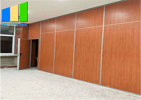 Προσωρινό πλαίσιο αργιλίου διαιρετών γραφείων που γλιστρά διπλώνοντας τα κινητά χωρίσματα τοίχων