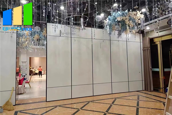 Ξύλινοι κινητοί διπλώνοντας κινητοί τοίχοι πορτών χωρισμάτων για το εστιατόριο