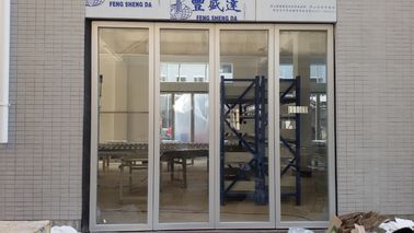 Κίνηση της εσωτερικής πόρτας γυαλιού τοίχων χωρισμάτων γυαλιού για την αίθουσα εγχώριου συμποσίου