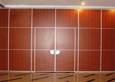 Πιό πρόσφατοι διαιρέτες δωματίων σχεδίου εμπορικοί ξύλινοι Soundproof με τη διάβαση των πορτών