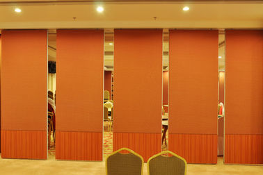 Ακουστικοί ξύλινοι γλιστρώντας τοίχοι χωρισμάτων για το δωμάτιο λειτουργίας/την αίθουσα έκθεσης