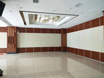 Πολυ σύστημα τοίχων χωρισμάτων εστιατορίων χρώματος με το καροτσάκι αλουμινίου που γλιστρά διπλώνοντας τις πόρτες