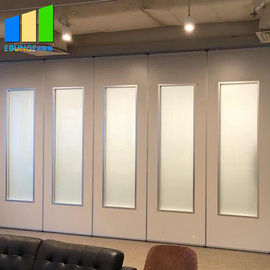 Δίπλωμα των ξύλινων γυαλιού τοίχων χωρισμάτων πορτών κινητών για την αίθουσα συμποσίου