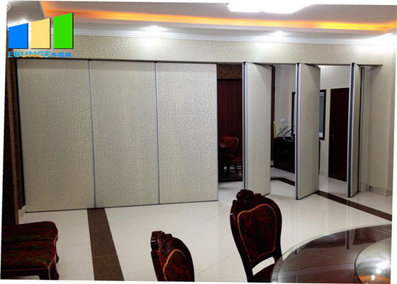 Της Νιγηρίας ξενοδοχείων κινητός χωρισμάτων τοίχος χωρισμάτων τοίχων ακουστικός ξύλινος κρεμώντας διπλώνοντας με το χρώμα ποικιλίας