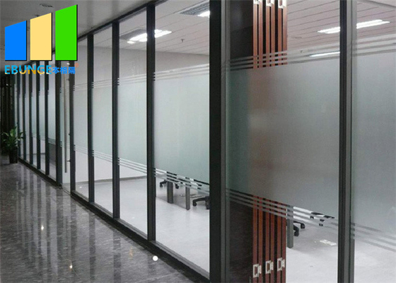 Φορητός πλαισιωμένος σταθερός θαλαμίσκος τοίχων χωρισμάτων γραφείων πορτών χωρισμάτων γυαλιού για το κτήριο Commerical