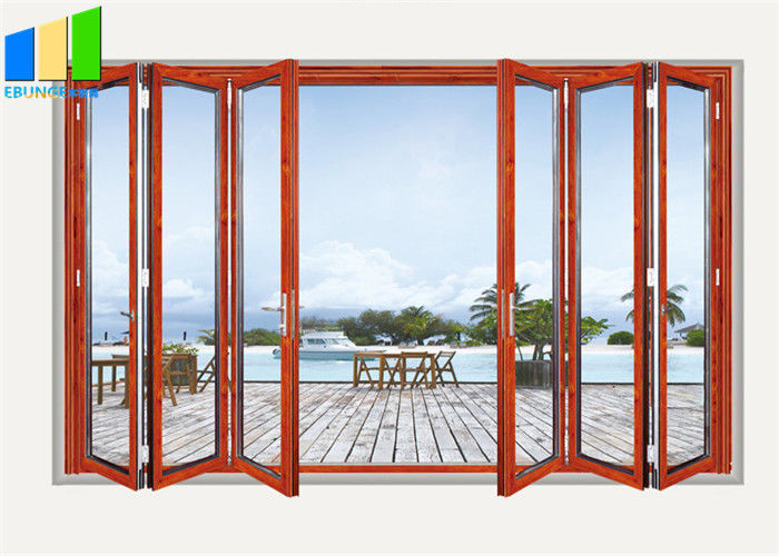 Εξωτερικό μπαλκόνι ύφους Bifold που γλιστρά διπλώνοντας τις πόρτες χωρισμάτων γυαλιού